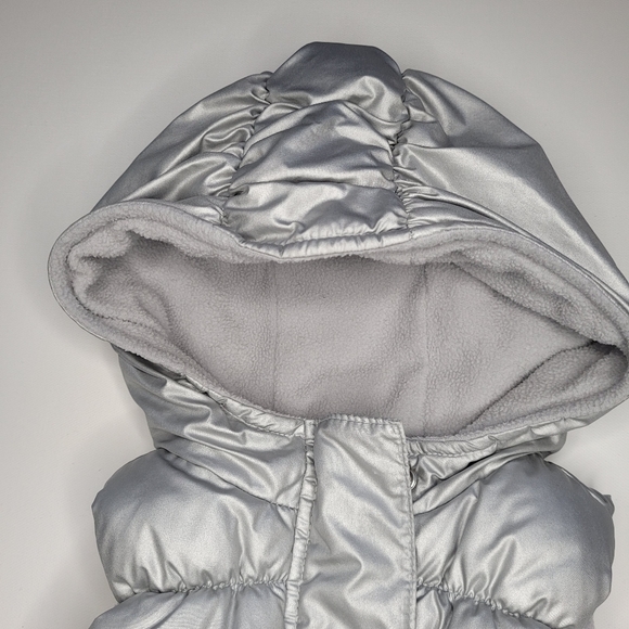 Baby Silver Puffer Hooded Sleeveless Vest 6-12M - Picture 5 of 8